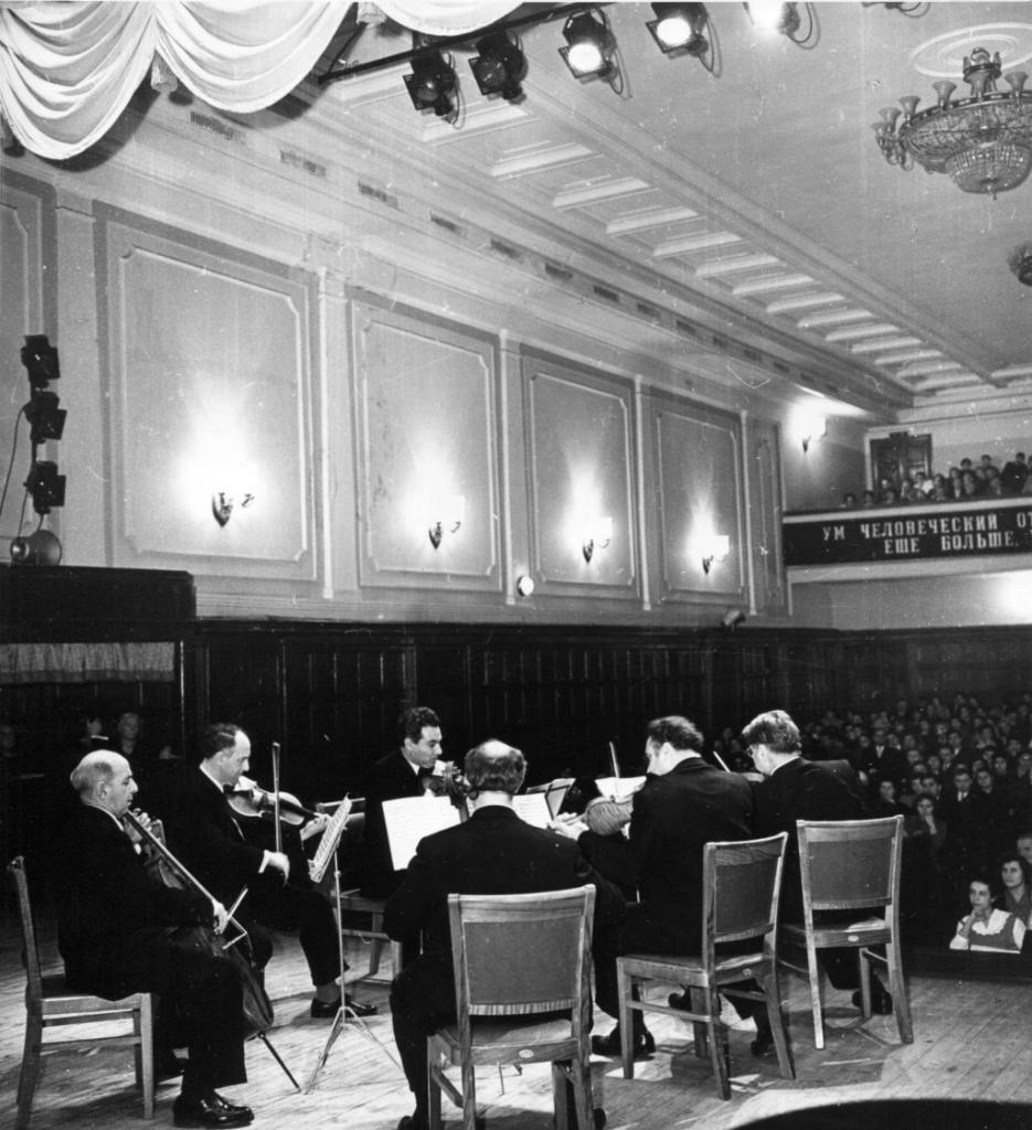 Rudolf Barshai, Mstislav Rostropovich and Komitas  Quartet: Avet Gabrielian, Rafael Davidian, Henrik   Talalian, Sergey Aslamazian. Moscow, 28.12.1960